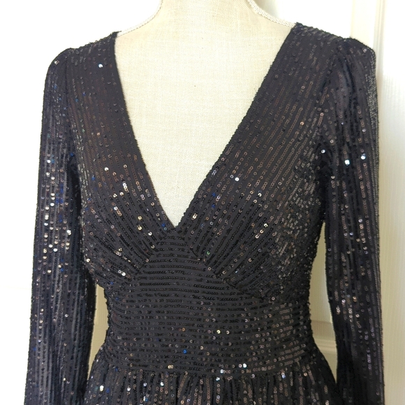 MICHAEL KORS Sequin Striped V Neck Mini Elegant Black Sequin Dress - Picture 5 of 11